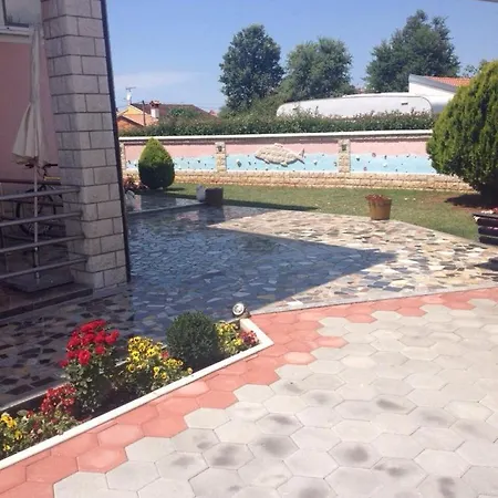 Villa Baldi -Apartmani Danny Tar-Vabriga Exterior foto