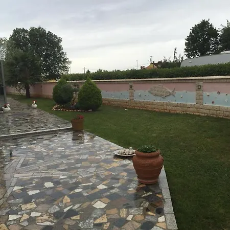 Villa Baldi -Apartmani Danny Tar-Vabriga Exterior foto
