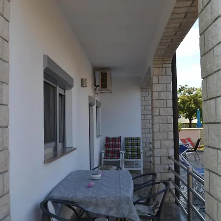 Villa Baldi -Apartmani Danny Tar-Vabriga Exterior foto