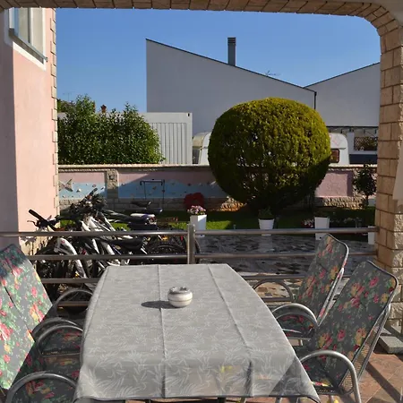 Villa Baldi -Apartmani Danny Tar-Vabriga Exterior foto